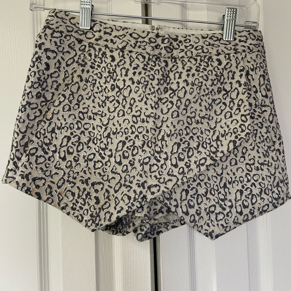 Express leopard asymmetrical skort!
